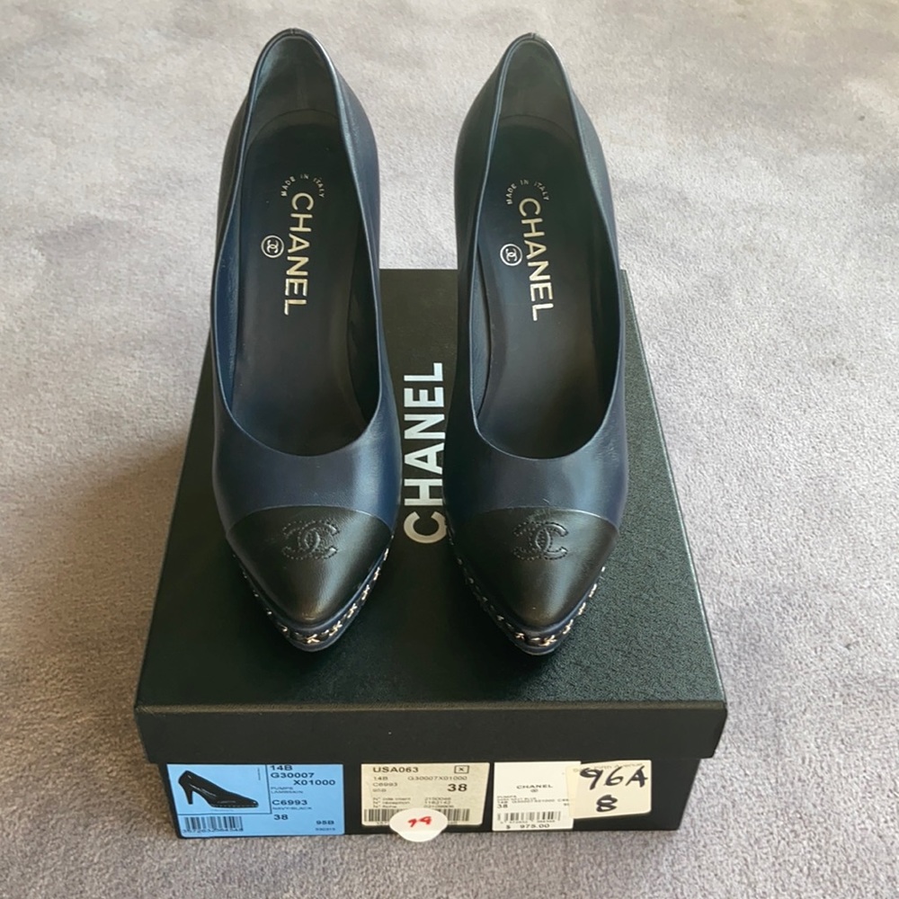 Authentic Chanel pumps shoes navy black size 38